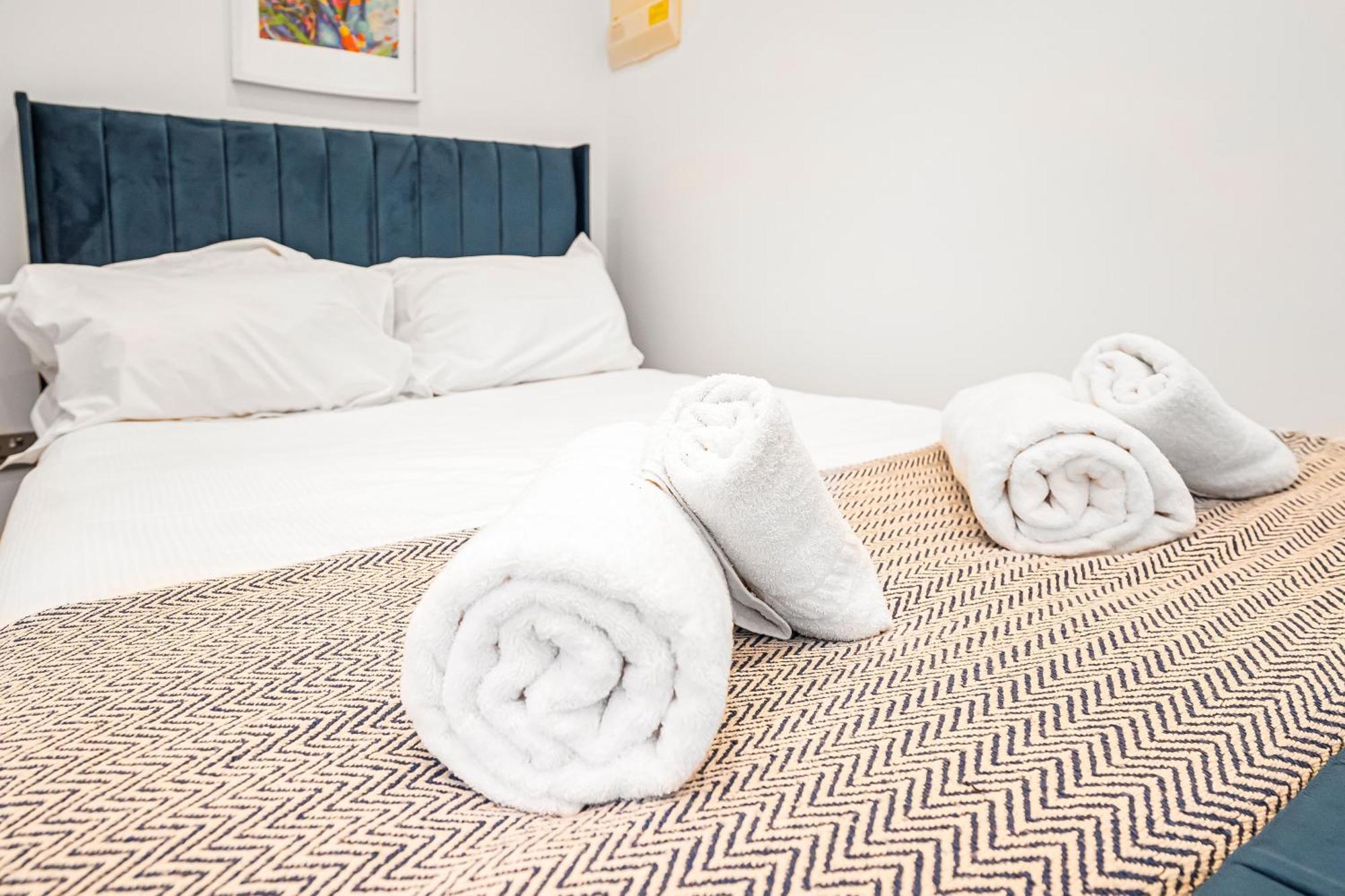 Modern & Stylish Apartments Didcot With Free Wifi Exterior photo